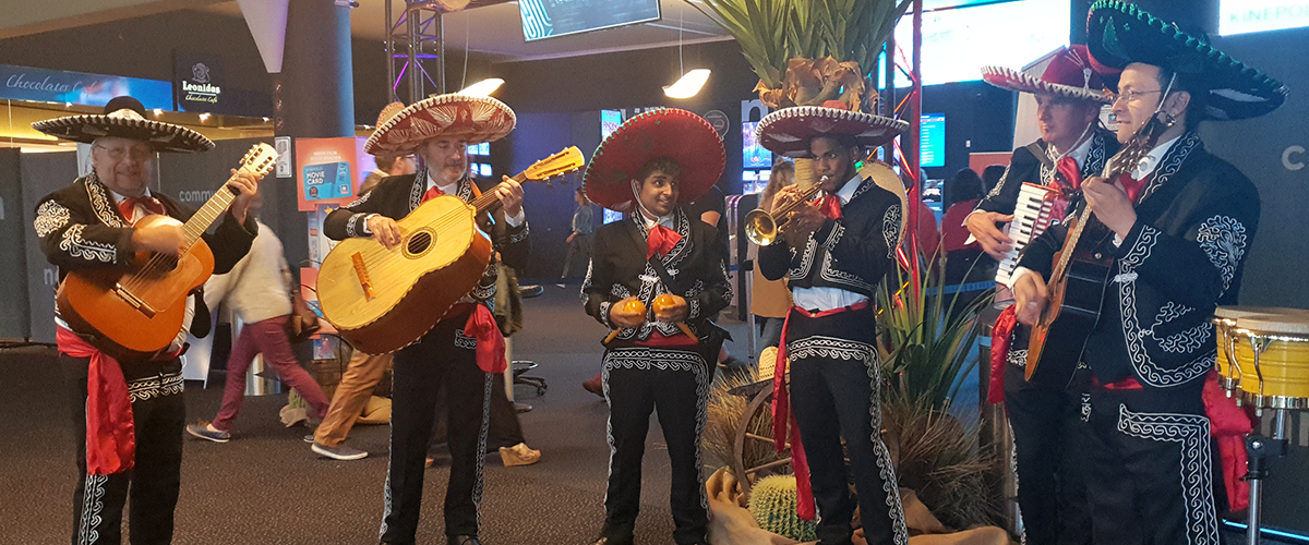 Mariachi band met traditionele sombrero